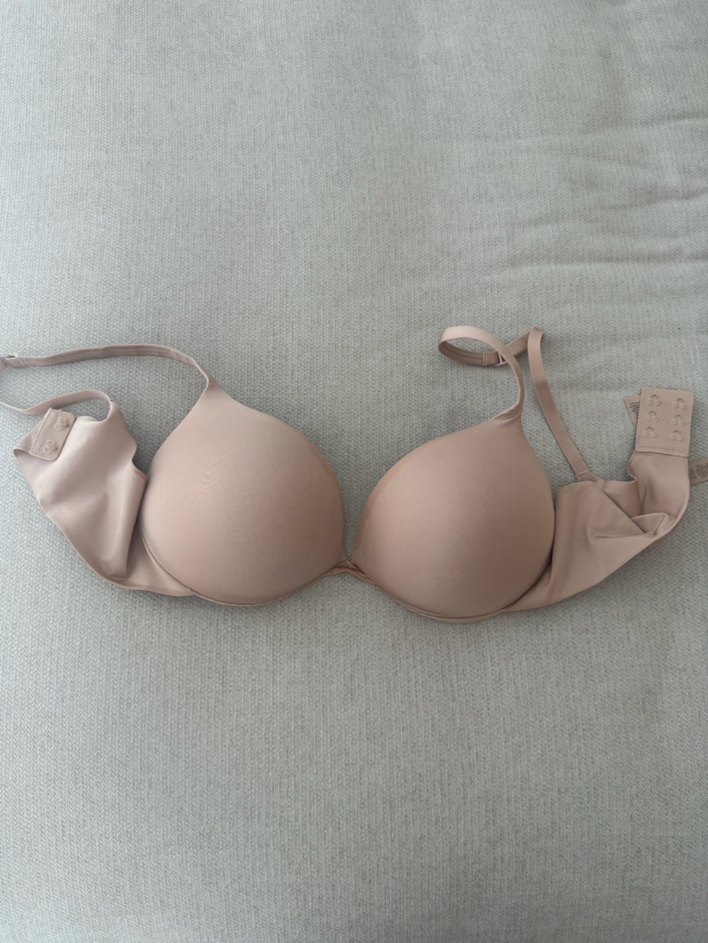 Skims teardrop push up bra in micah 34C